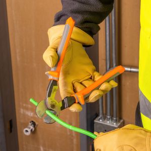 63225RINS Klein Tools Cable Cutter, Insulated, High-Leverage, 9-Inch