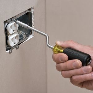 67100 Klein Tools Multi-Bit Screwdriver, 2-in-1 Rapi-Drive Phillips and Slotted Bits
