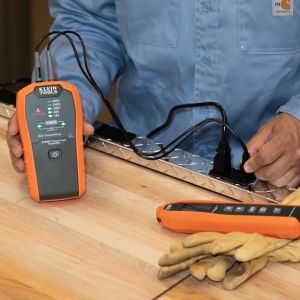 69357 Klein Tools AC Plug to Banana Jacks