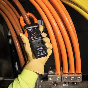 CL900 Klein Tools Digital Clamp Meter, AC Auto-Range TRMS, Low Impedance (LoZ), 2000 Amp