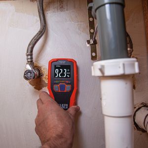 ET140 Klein Tools Pinless Moisture Meter