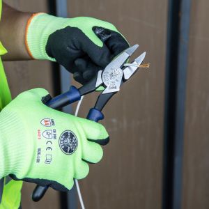 J213-9NE Klein Tools 9-Inch Journeyman&trade; Pliers Side Cutting