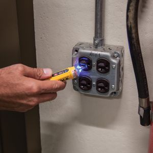 NCVT5KIT Klein Tools Dual Range NCVT and GFCI Receptacle Tester Electrical Test Kit