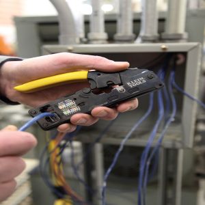 VDV226-107 Klein Tools Ratcheting Data Cable Crimper / Stripper / Cutter, Compact